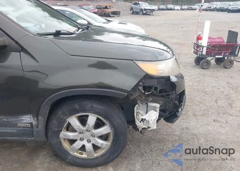 2011 Kia Sorento Lx from USA, damaged, VIN 5XYKTDA10BG144210